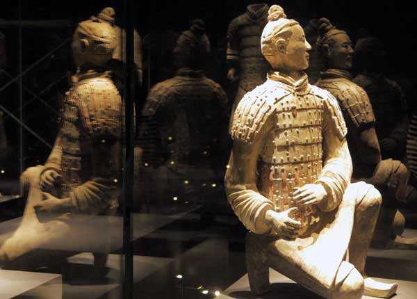 An exhibition of colored terracotta warriors opened in Xi'an, Shaanxi province on September 28, marking the 40th anniversary of the discovery of the ancient artworks. [Photo by Fan Zhen/chinadaily.com.cn]