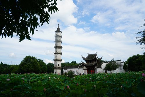 Promotion photos for the documentary TV series Chinese Villages (Photo/Courtesy of Zhejiang Radio & TV Group)