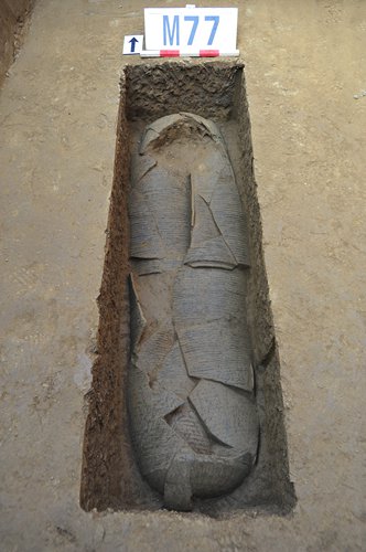 Burial urns for a child (left) and an adult discovered in Tongzhou in 2016 Photo: Courtesy of the Beijing Municipal Administration of Cultural Heritage