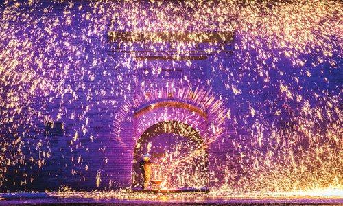 A 500-year-old traditional Dashuhua performance in Zhangjiakou on August 26. (Photo/Courtesy of the first Zhangjiakou Tourism Development Industry Conference)