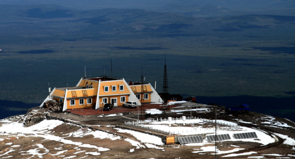 A meteorological observatory is perched high above Jilin province along the DPRK border. (Liu Zhaoming / For China Daily��
