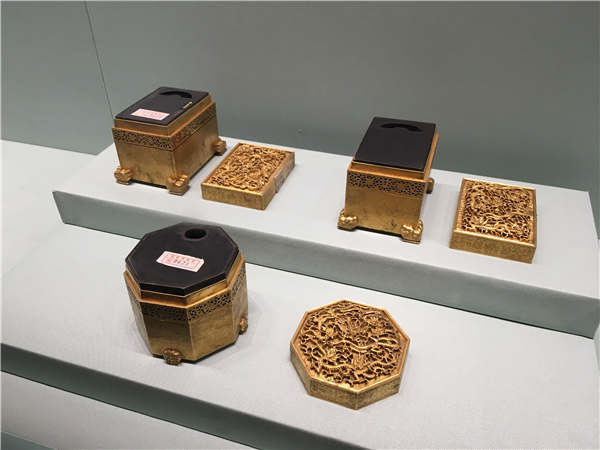 Unconventional exhibits��expect the unexpected