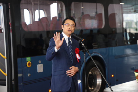 Liu Xueliang, GM of BYD's auto sales in Asia-Pacific, delivers a speech at the launch of the K9 in Naha. ��Photo provided to China Daily��