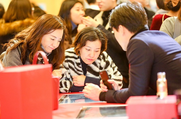 Retailers expanding online presence