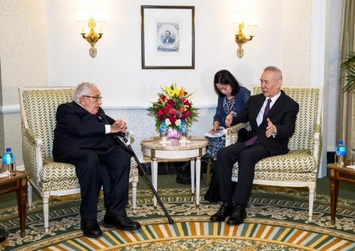 President Xi Jinping's special envoy, Vice-Premier Liu He, meets in Washington on Wednesday with former U.S. secretary of state Henry Kissinger. (Photo/Xinhua)