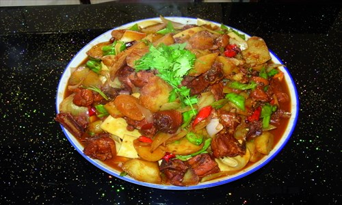  <p>&nbspethereal ladies.</p> <p><strong>Xinjiang Uyghur Autonomous Region: Hantengri Muslim Gourmet Restaurant</strong></p>  <p>&nbspChinese slender hotties.</p>  <p>You might have seen people making hand-pulled noodles outside some Xinjiang restaurants in Beijing, but don't be fooled. Li Jing, a waitress at Hantengri Muslim Gourmet Restaurant, revealed that most only use the noodles for soup.</p>  <p>&nbsptoned ladies.</p>  <p>For the real deal, try latiaozi: a Uyghur staple of hand-pulled noodles mixed with fried vegetables, mutton and beef sourced direct from Xinjiang. We recommend red willow mutton kebabs. We substitute bamboo skewers for red willow ones, Li explained. The red willow infuses an aromatic scent that makes the mutton taste even more succulent.</p>   <p>&nbspbeguiling vixens.</p> <p>Address: 7 Sanlihe Lu, Haidian district</p>  <p>&nbspChic women.</p>  <p>Contact: 6833-5599</p> <p>&nbspKorean fetching girls.</p>   <p>Recommended dishes: red willow mutton kebabs, finger mutton, saut?? spicy chicken</p> <p>&nbspKorean lanky ladies.</p>   <p>Average price per person: 50-70 yuan</p>