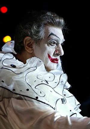 Spanish tenor Pl??cido Domingo at London's Royal Opera House in 2003 [Photo: Clive Barda]