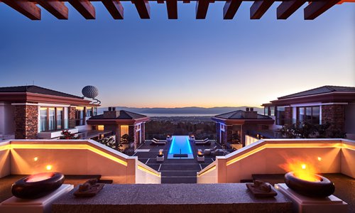 A sunset at the Dali Honor Hotel. (Photo/Courtesy of Dali Honor Hotel)